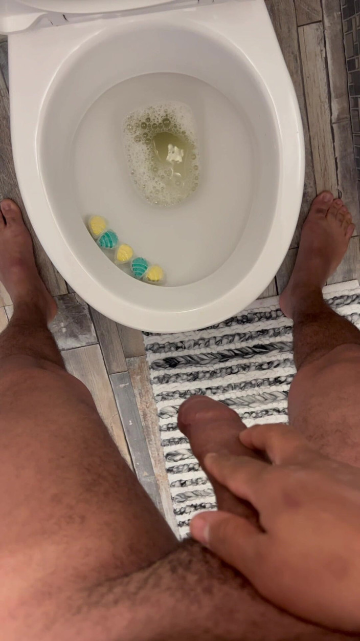 Hot dick in your ass: Un prêtre coquin exhibe sa grosse bite et baise un...