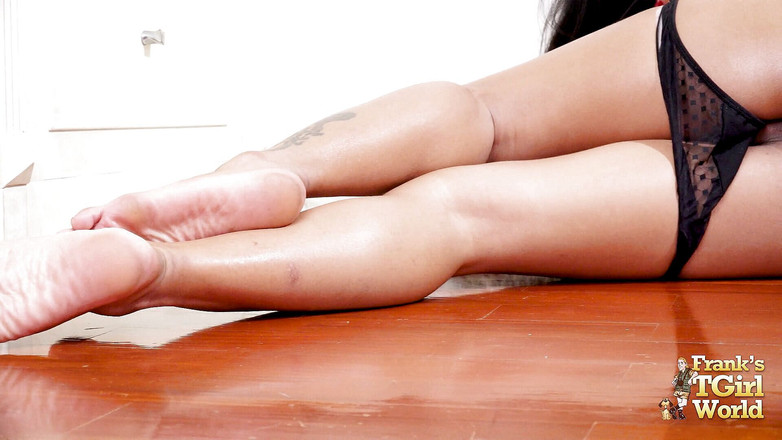 Franks Tgirl World: Ladyboy minty vuốt ve và xuất tinh