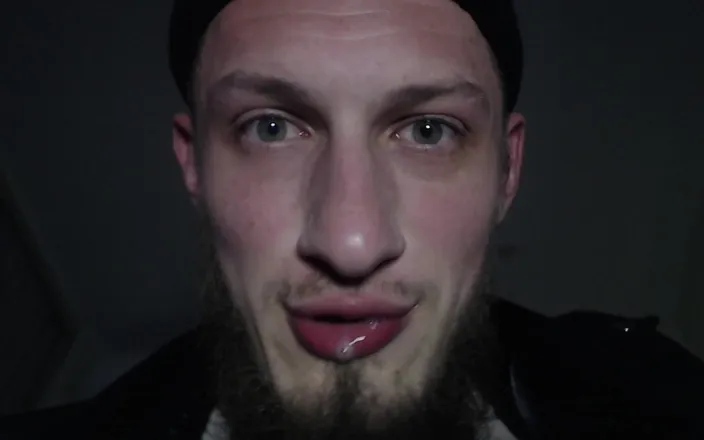 Hunky time: Daddy's Plump Lips Feeding Slobber
