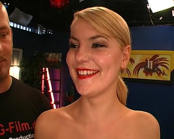 GGG John Thompson Classic Retro: Blonde Beginner Swallows Cock Deep and Hard