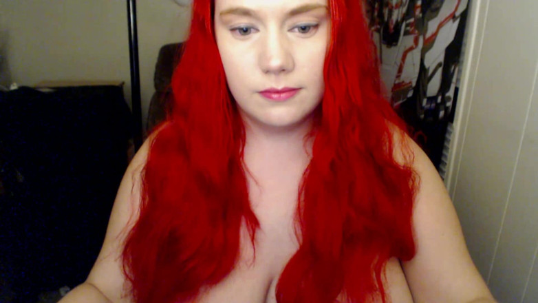 Scarlet Vixen: Tosse mentre gioca! (wmv)