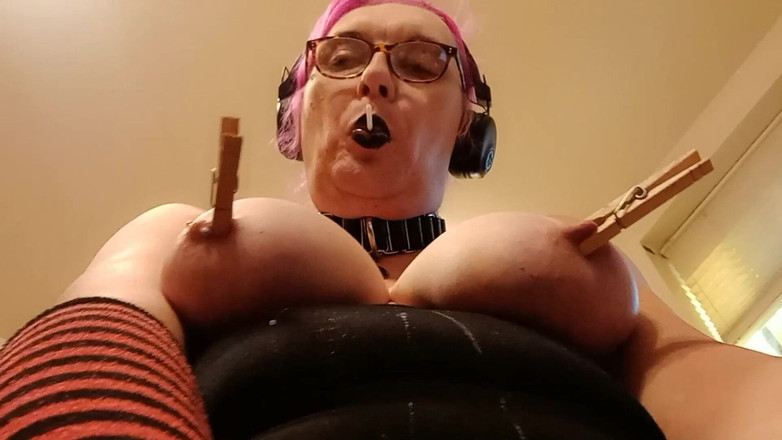 Princess Udders: Drooly Moo si obléká límec