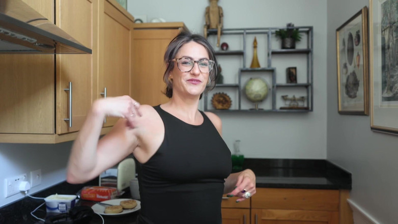 Countess diamond: Dominant oda arkadaşının terli koltuk altı