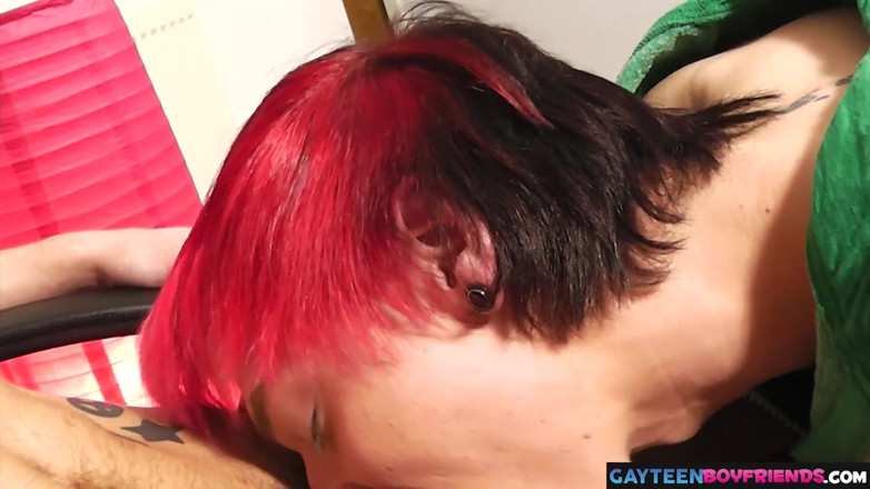 Gay Teen Boyfriends: sopha do hot angreji larkon ke saath chudaee kar raha...