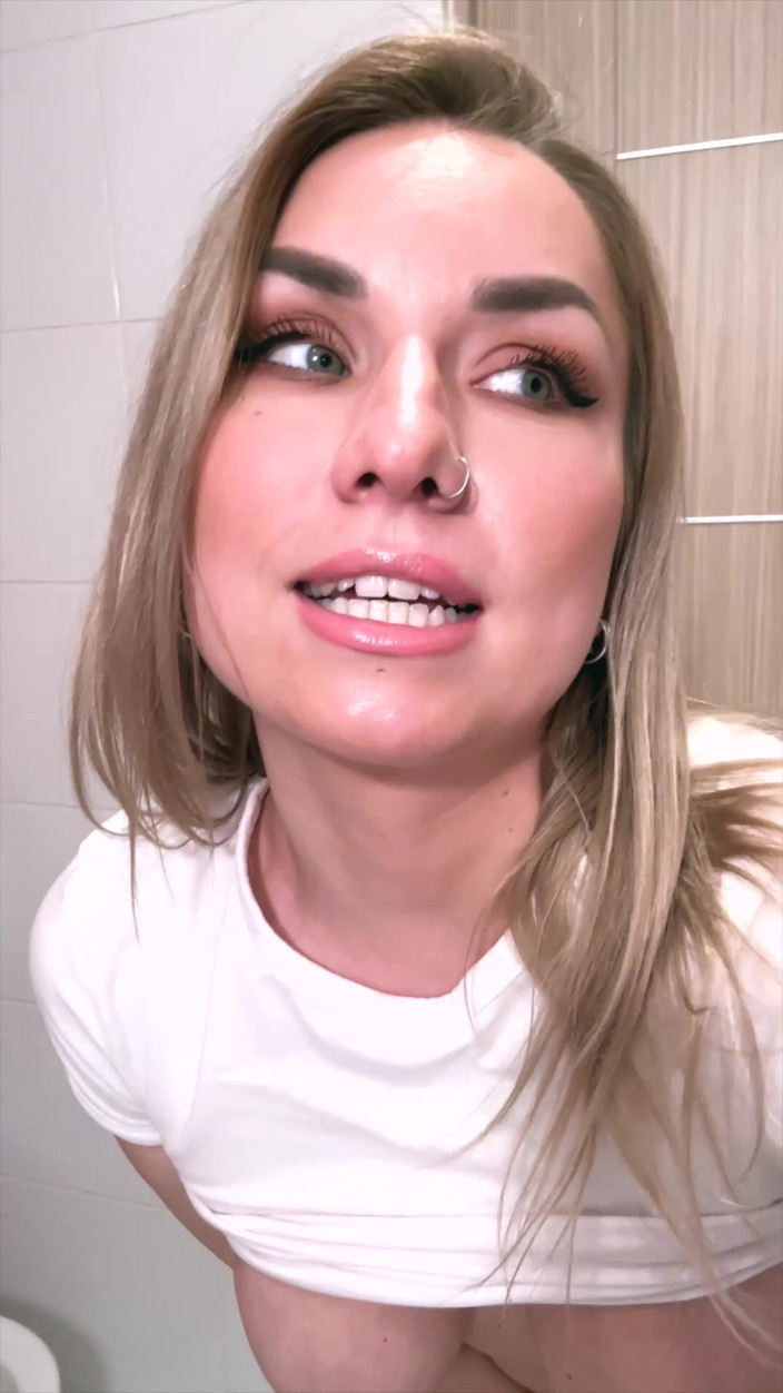 Andre Love: Masturbieren und squirten im badezimmer