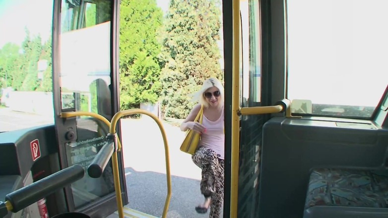 German BDSM MMV: Ateşli bdsm seks kölesi esaret ve ağrı cezası alıyor