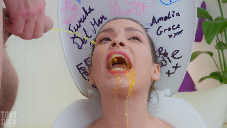 RealTobyDick: Initmate tvrdý anál a mokrý pro těsné tělo Yessica Bunny