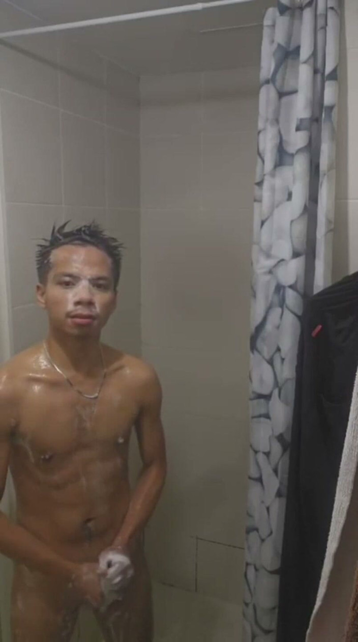 Fleshlab studios: Pinoy Twink się ostro pod prysznicem