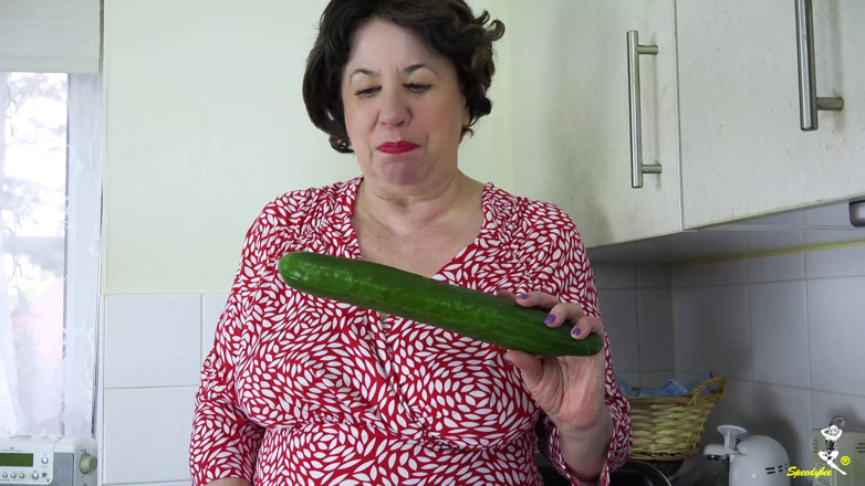 Dirty Doctors Clips: Stepauntie Trisha - Kitchen playtime