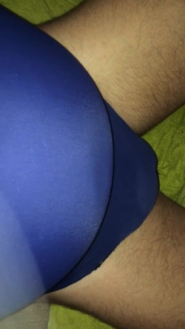 Adidas Boy Ron 71: This time jerking off in a Adidas bathing suit