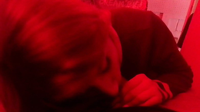 Axel R: Spela in video i hemlighet