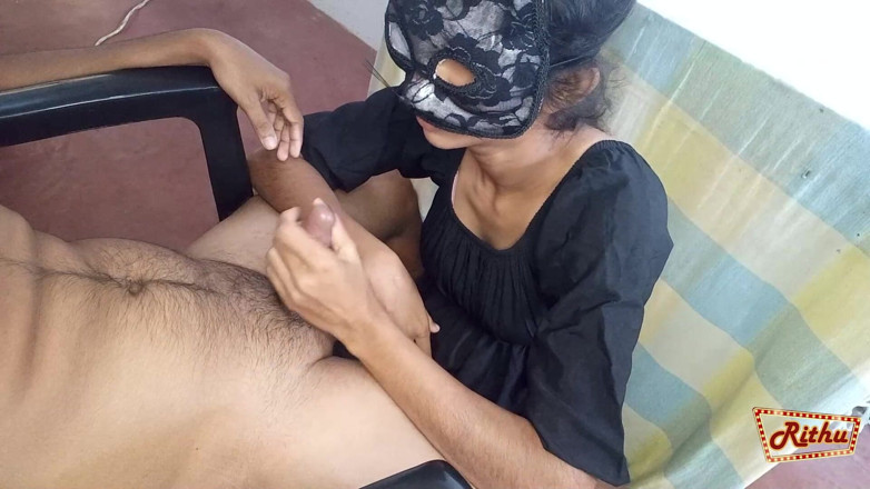 Rithu_Girl: ムラムラした彼女が家に帰ってセックスするのが待ちきれない
