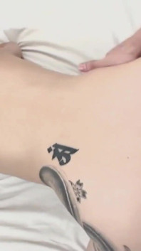 สาวเอเชียลายสักร้อน เงี่ยนไม่หยุด ชอบให้รูหีรูตูดเต็มรู