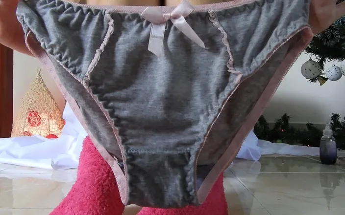 MissAnja_FH: Squirt Soaked Pants and Fuzzy Socks