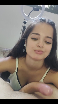 Debora Mendes: 本应是录音的休息，但她无法停止吮吸