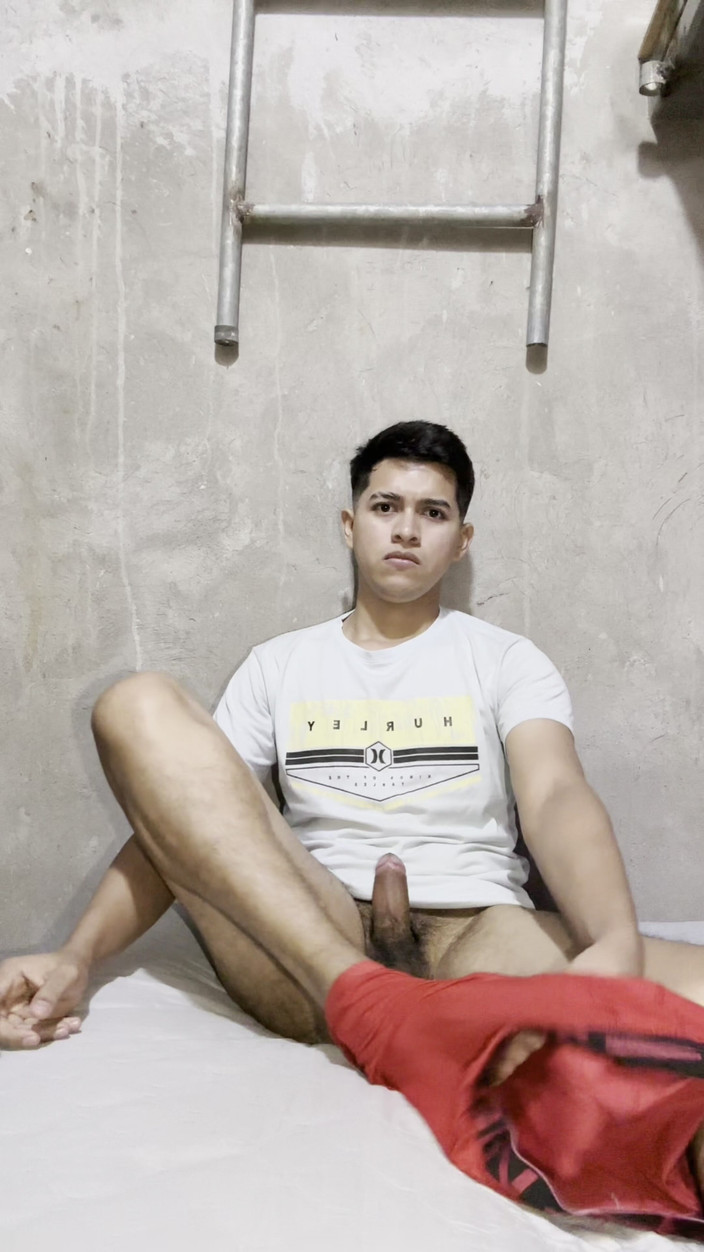 Viral boys: Alan Tokers se masturbe dans sa chambre