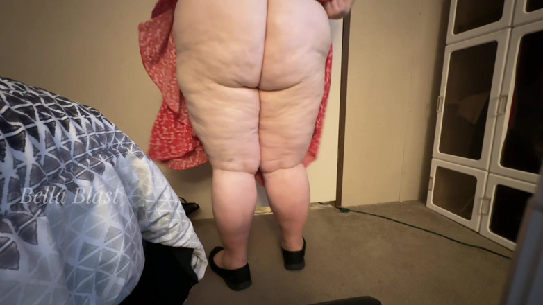 BellaBlast: Grandota con pedos desnudos - compilación: sentadillas burbujeantes y dobladas por...