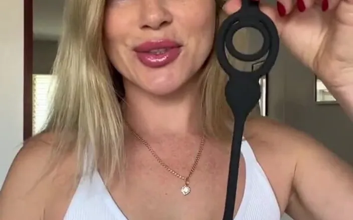 SugarNadya: Unpacking a New Sex Toy and Masturbation