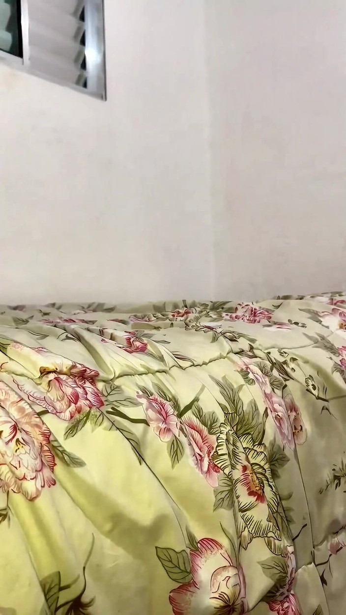 Virtual ToyBoy: Mengisap Diri Dengan ASI Saya Sendiri Di Mulut Saya