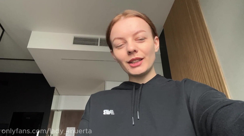 LadyInBad: Em primeiro plano - quente ruiva milf provoca e se masturba