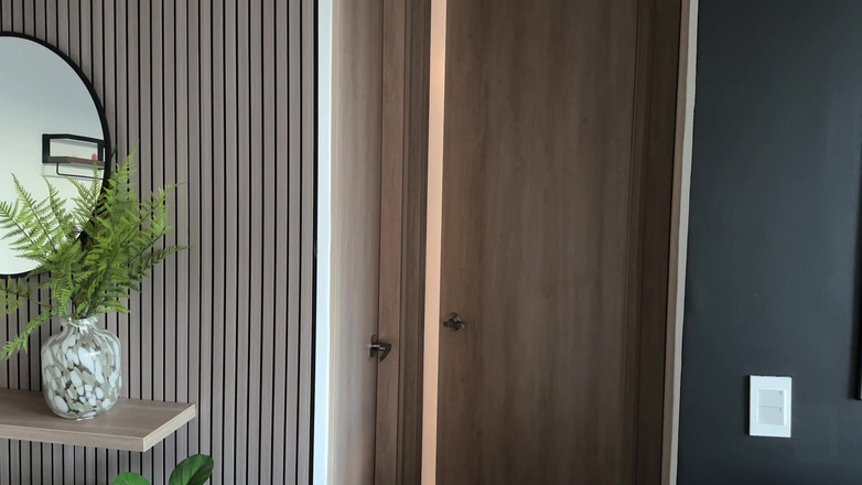 Ambar Prada: 我的继兄弟发现我在自慰，我必须和他一起，这样他就不会把我送走 - Ambar Prada