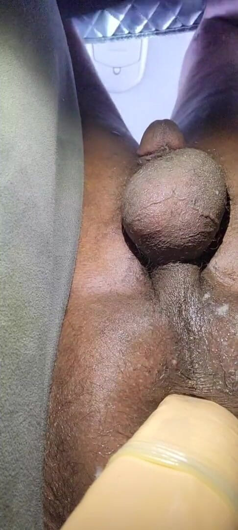 Truestarr: ボトムビュー、12インチのペニスを使った公然の場でのセックス
