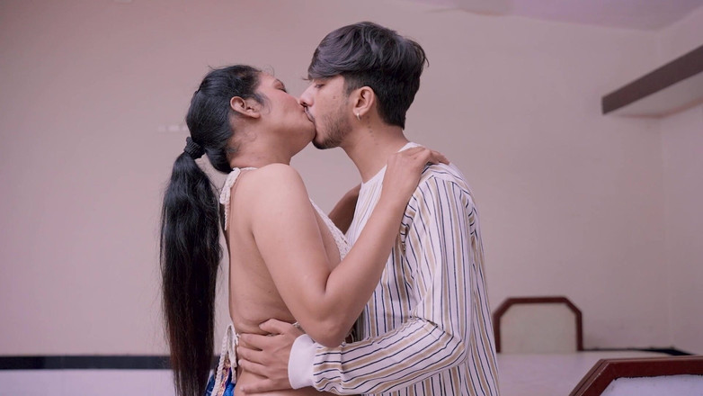 HotMaal69: Dì Ấn Độ sợ hãi sau khi nhìn thấy con cặc lớn đầy đủ âm...