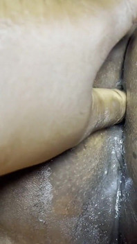 Lesbiche strap-on anale scopano la mia troia