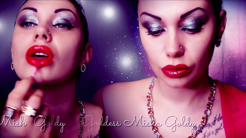 Goddess Misha Goldy: Büyüleyici kırmızı dudaklarım erkek arkadaşımın yarağı üzerinde iyi hissettiriyor! Aldatılan adam...