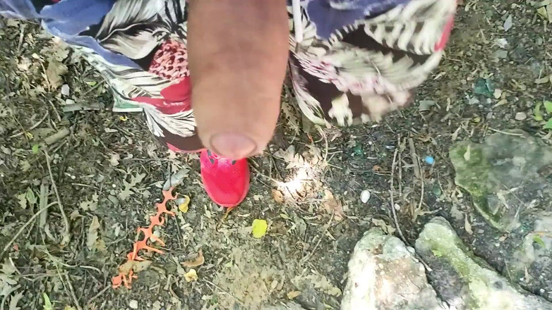 Idmir Sugary: Mastürbasyon yaparken parkta yürümek - riskli - sonunda ateşli ateşe boşalma