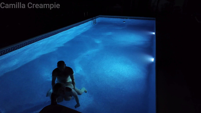 Camilla Creampie: Night Time Fucking and Creampie in the Pool
