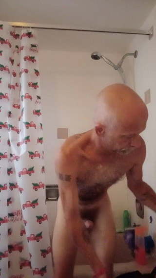 Let's watch: Lotion up and playing - solo