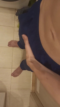 Ragazzo si sditalina il cazzo, ragazzo magro