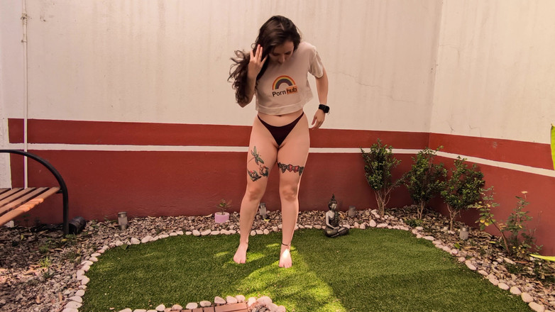 Kndy Kmille: Щекотка в моем саду