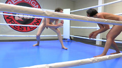 Red sign wrestling: Cece Monroe V Sahara Knite