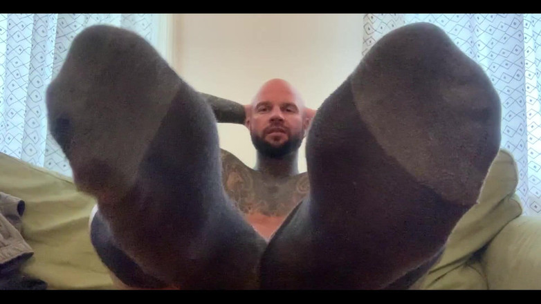 Jasons feet: 爸爸整天穿着这些连衣裙袜穿着我的礼服鞋。你能想象气味吗？