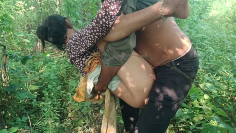 seema: Bhabhi Jangal mi Akeli Mili Aur tieten Niellini Bhabhi Ka