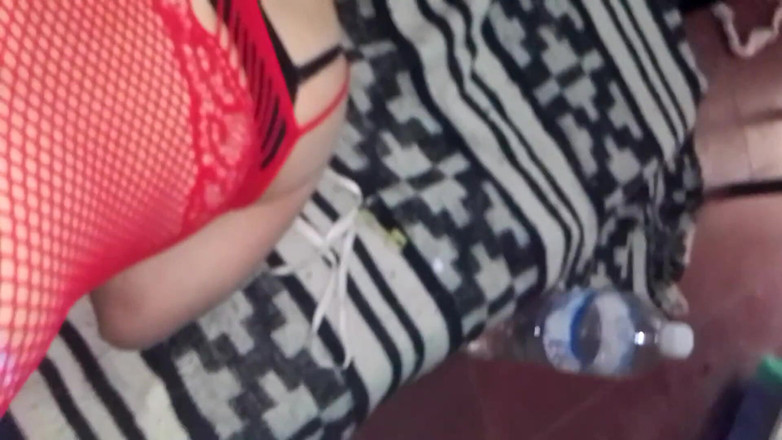 Fitcure1: Îmi cu degetul iubita în rochia ei roșie cu plasă