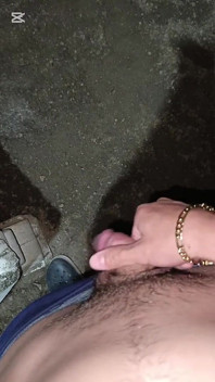 All'aperto di notte, e sperma caldo