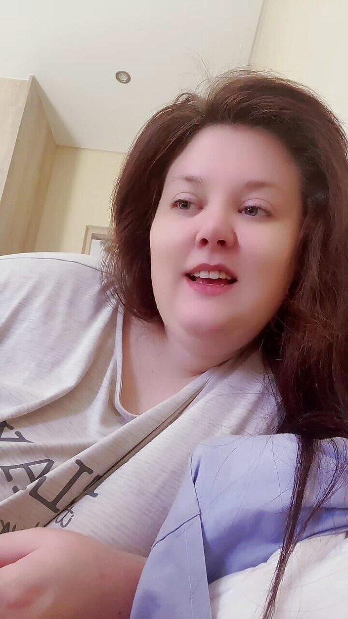 Aliceqii: 第一人称视角 bbw 妈妈在床上给你看一个美好的时光