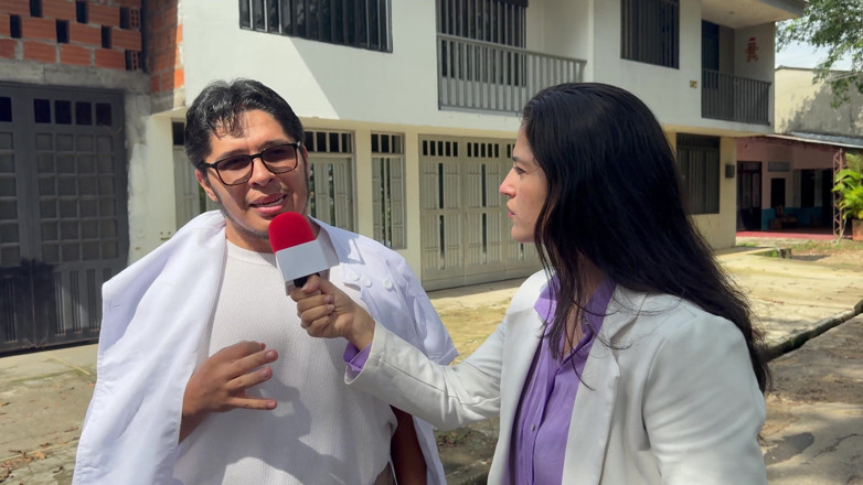 NamiQseiiin: Un reporter sexy e bătut tare pentru știri!