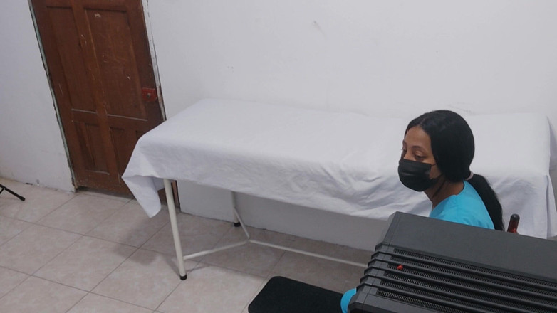 NEGRITA SEXY: Krankenschwester-porno !! Sie verführen einen Patienten zum ficken im Krankenhaus.