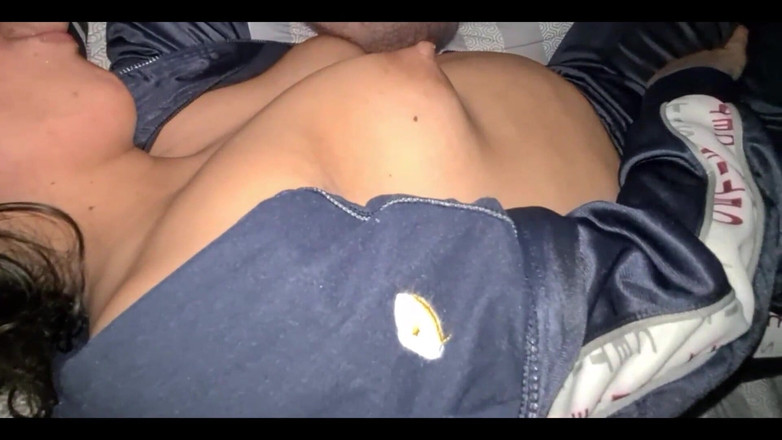 Anny Kitty: Il bel culo di questa giovane studentessa mi lascia venire...