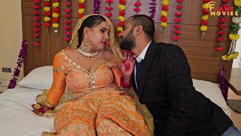 DesiHeat Studio: 쪼이는 보지와 처녀 보지를 따먹는 Razia Bhabhi