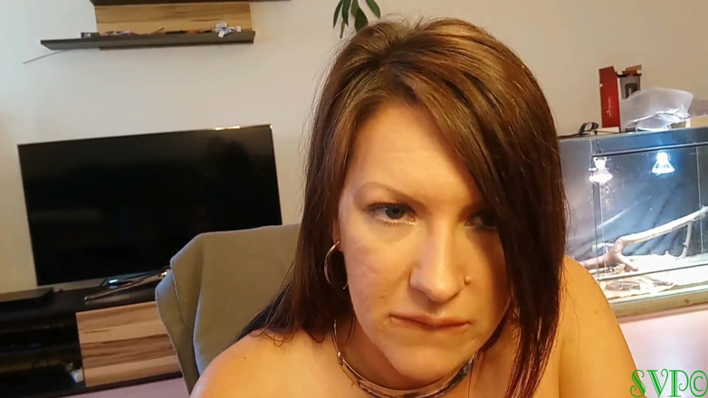 Wicked Smoking Stepmothers: Stiefzoon neukt stiefmoeder om zijn mond te houden