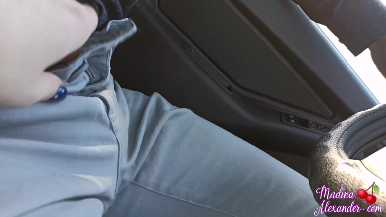 Madina Alexander: Girl play pussy and outside fucking taxi driver - cumshot