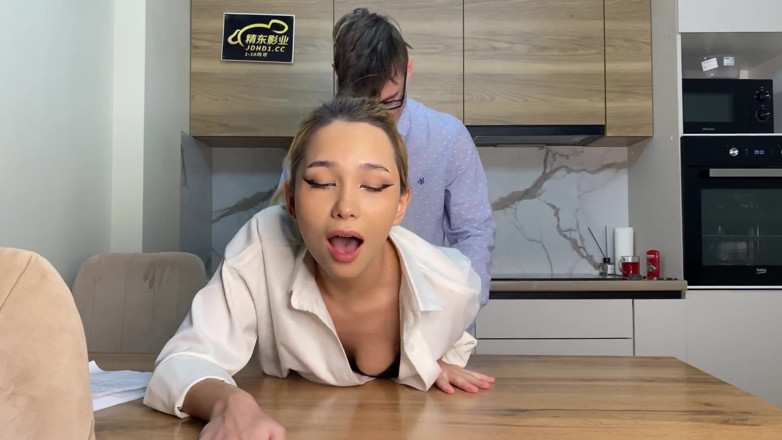 karina_lin: Sold My Apartment and My Pussy