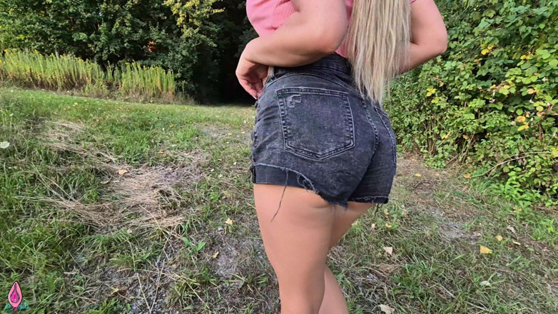 Litclit69: Orang asing cantik misteri dikongkek dalam hutan (pov)