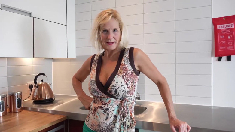 Dirty Doctors Clips - Solo Mature Playtime: Mature Doing Her Housework
