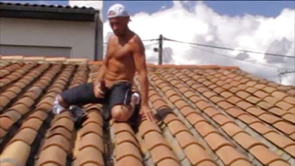 Jess Royan XXX: Velké péro vystavuje riskantní venku